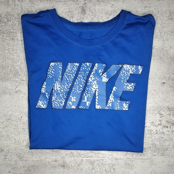 Nike Tee - Picture 1 of 2
